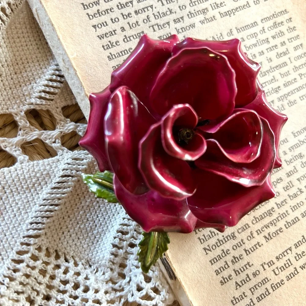 Vintage 3 Dimensional Large Red Rose 🌹 Metal Brooch Pin Mid Century 50’s 60’s